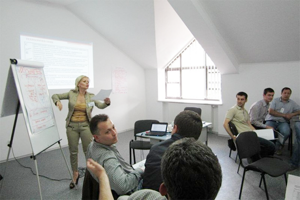 Виче Консалтинг тренинг стратегия бизнеса Мелитополь iClub