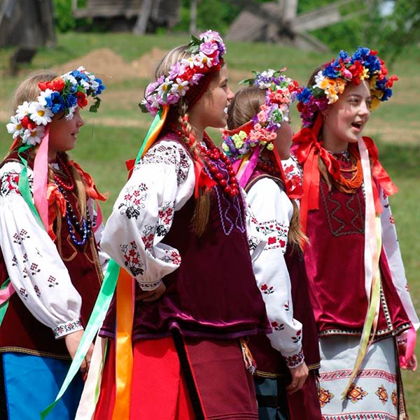 Український етнічний стиль: особливості та різноманітність одягу