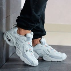 Живи активно в кроссовках Reebok